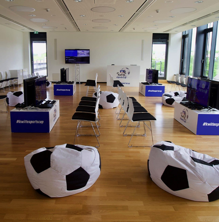 geno kom Werbeagentur GmbH Let’s kick it – FIFA live bei euch vor Ort eSport 1 Strategie Konzept Design Media Live Marken