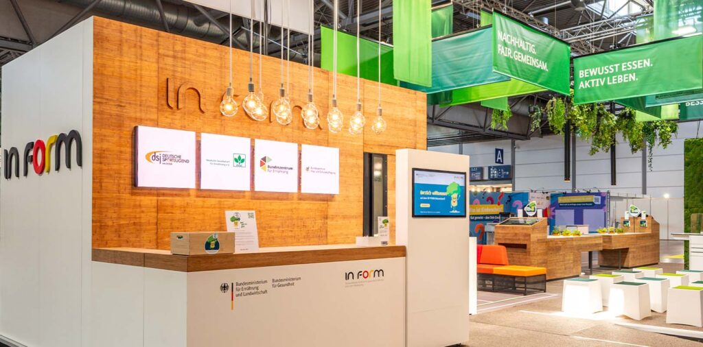 geno kom Werbeagentur GmbH Wieder „IN FORM“: ereignishaus gewinnt Pitch für BMLEH IN FORM 2 Strategie Konzept Design Media Live Marken geno kom Werbeagentur GmbH Wieder „IN FORM“: ereignishaus gewinnt Pitch für BMLEH IN FORM 1 Strategie Konzept Design Media Live Marken